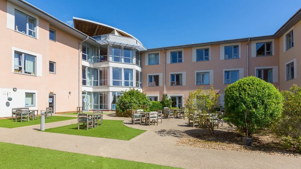 Oak House Care Home - Care UK