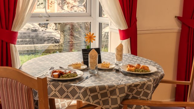 food_dining