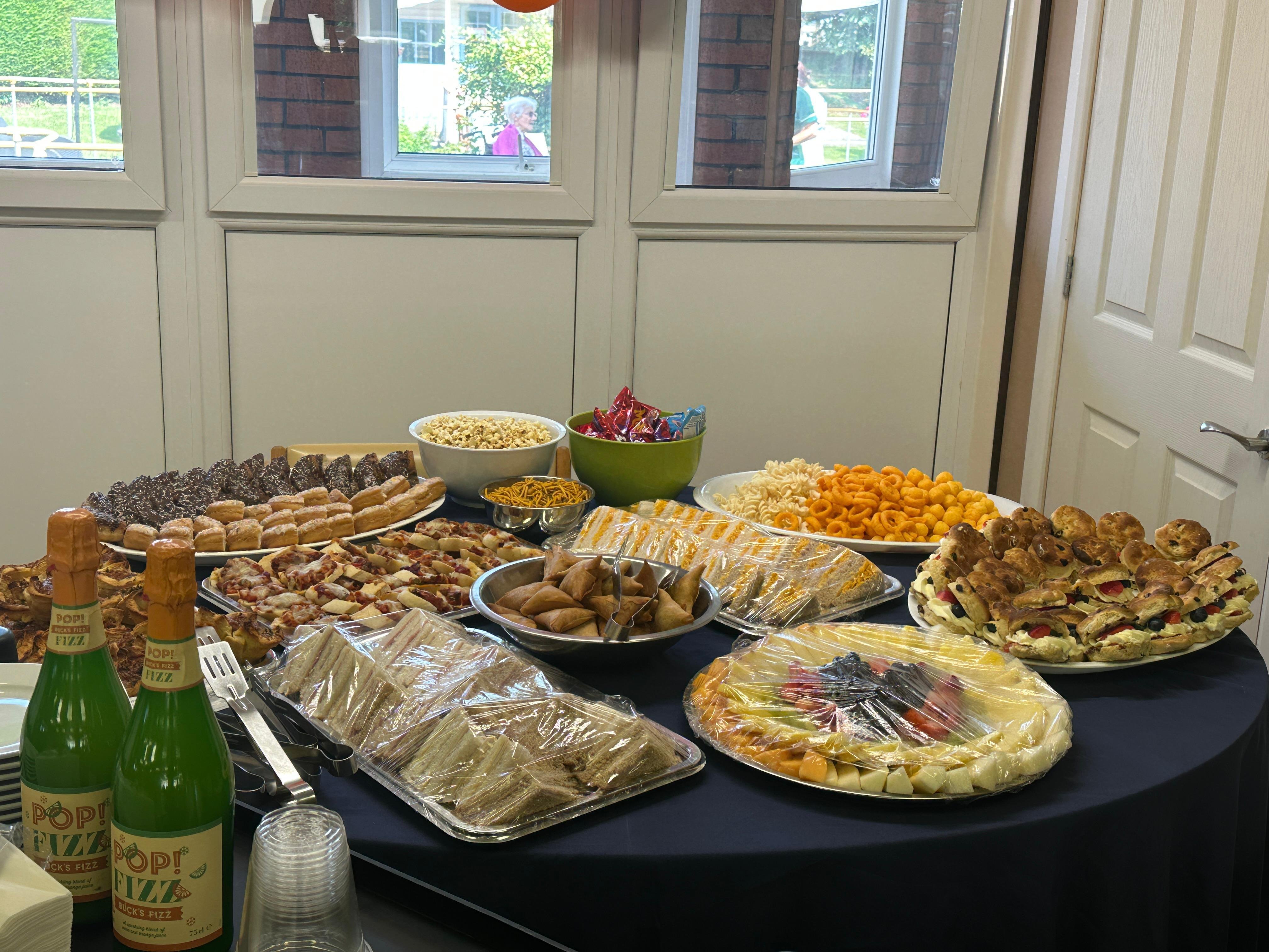 food_dining